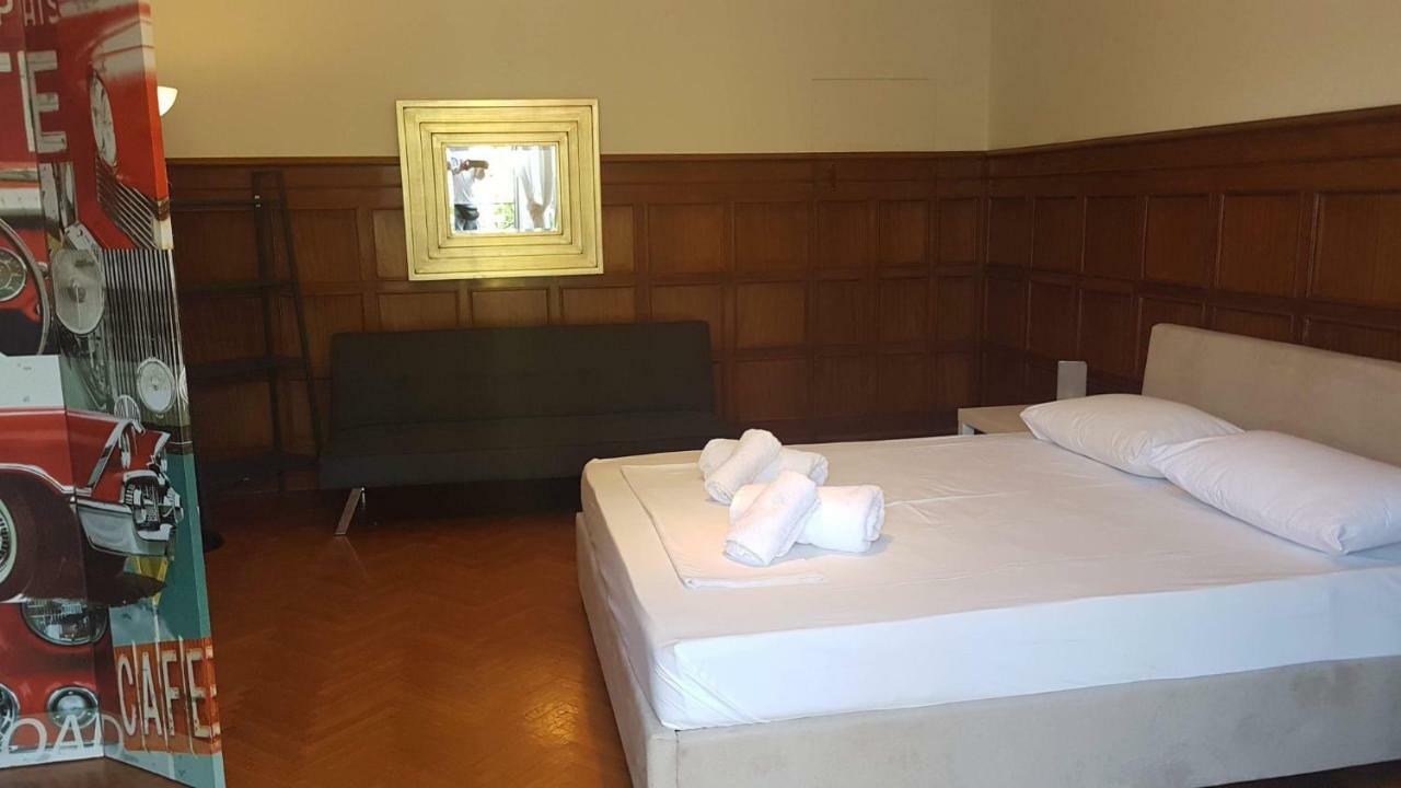 Violet Errathens Apartment - Athens Center, 7 Bd, 3 Bath Dış mekan fotoğraf