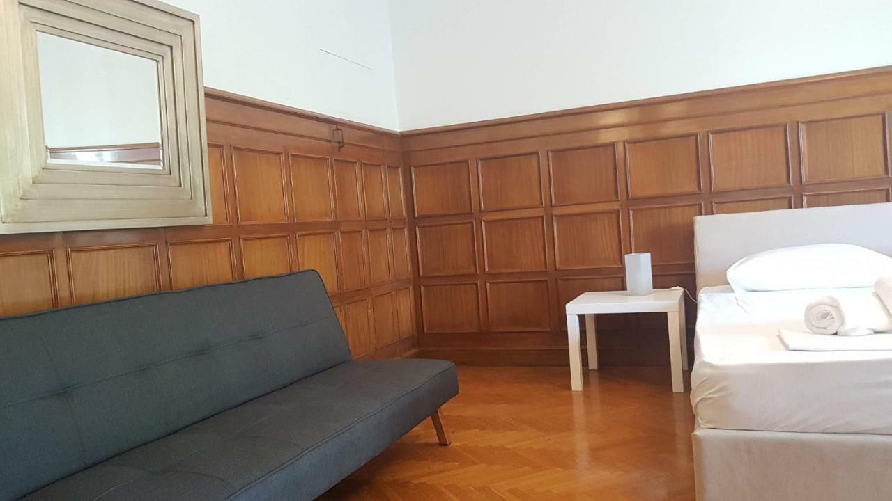 Violet Errathens Apartment - Athens Center, 7 Bd, 3 Bath Dış mekan fotoğraf