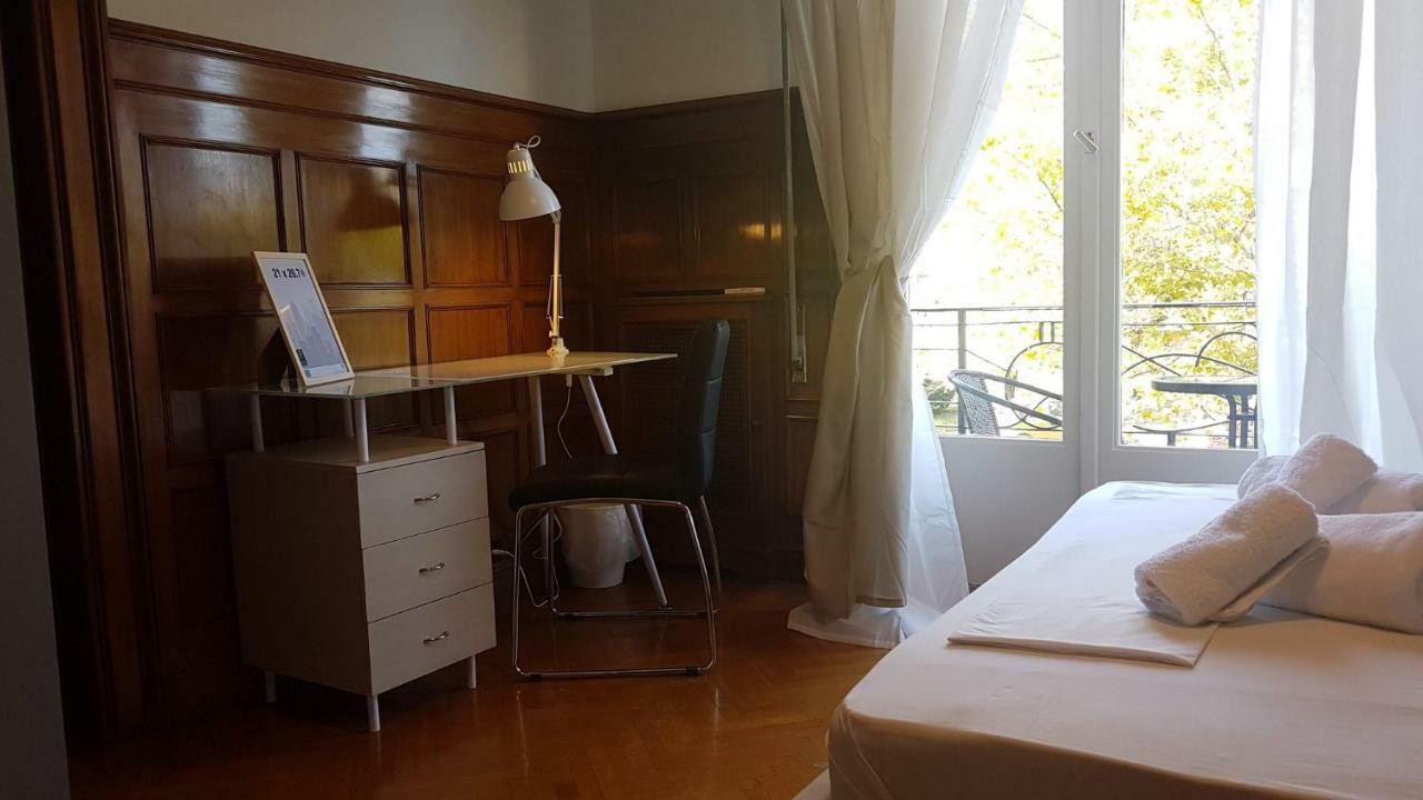 Violet Errathens Apartment - Athens Center, 7 Bd, 3 Bath Dış mekan fotoğraf