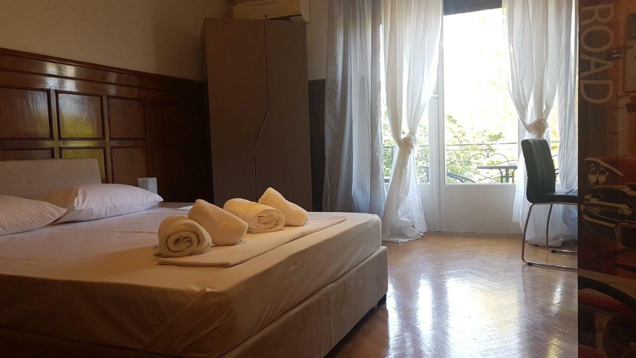Violet Errathens Apartment - Athens Center, 7 Bd, 3 Bath Dış mekan fotoğraf