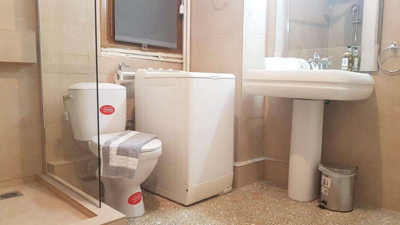 Violet Errathens Apartment - Athens Center, 7 Bd, 3 Bath Dış mekan fotoğraf