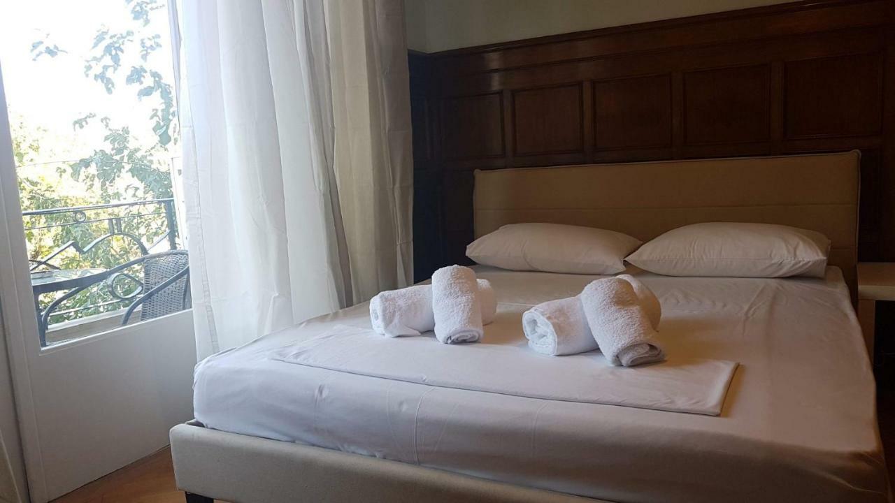 Violet Errathens Apartment - Athens Center, 7 Bd, 3 Bath Dış mekan fotoğraf