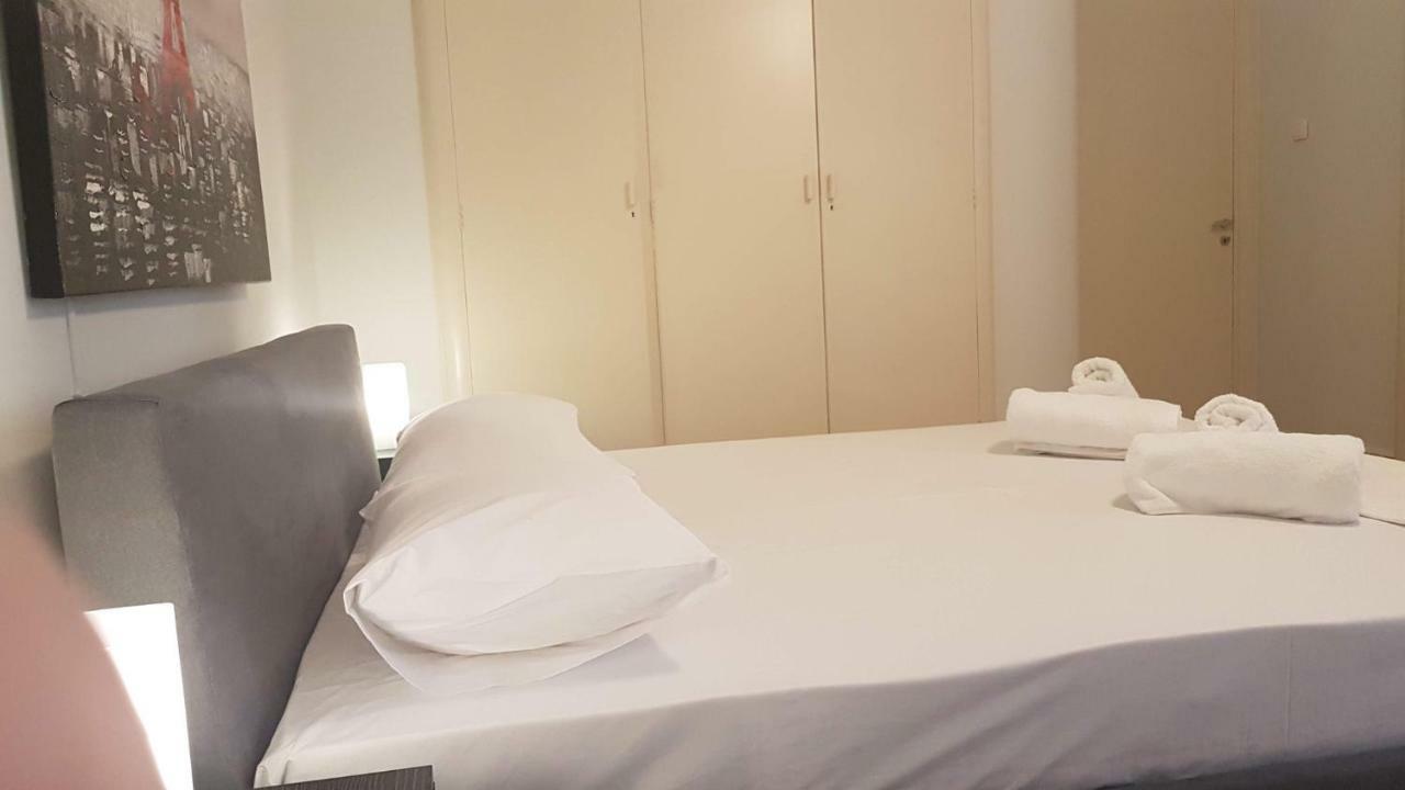 Violet Errathens Apartment - Athens Center, 7 Bd, 3 Bath Dış mekan fotoğraf