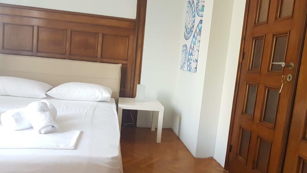 Violet Errathens Apartment - Athens Center, 7 Bd, 3 Bath Dış mekan fotoğraf