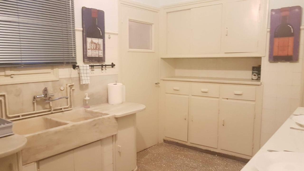 Violet Errathens Apartment - Athens Center, 7 Bd, 3 Bath Dış mekan fotoğraf